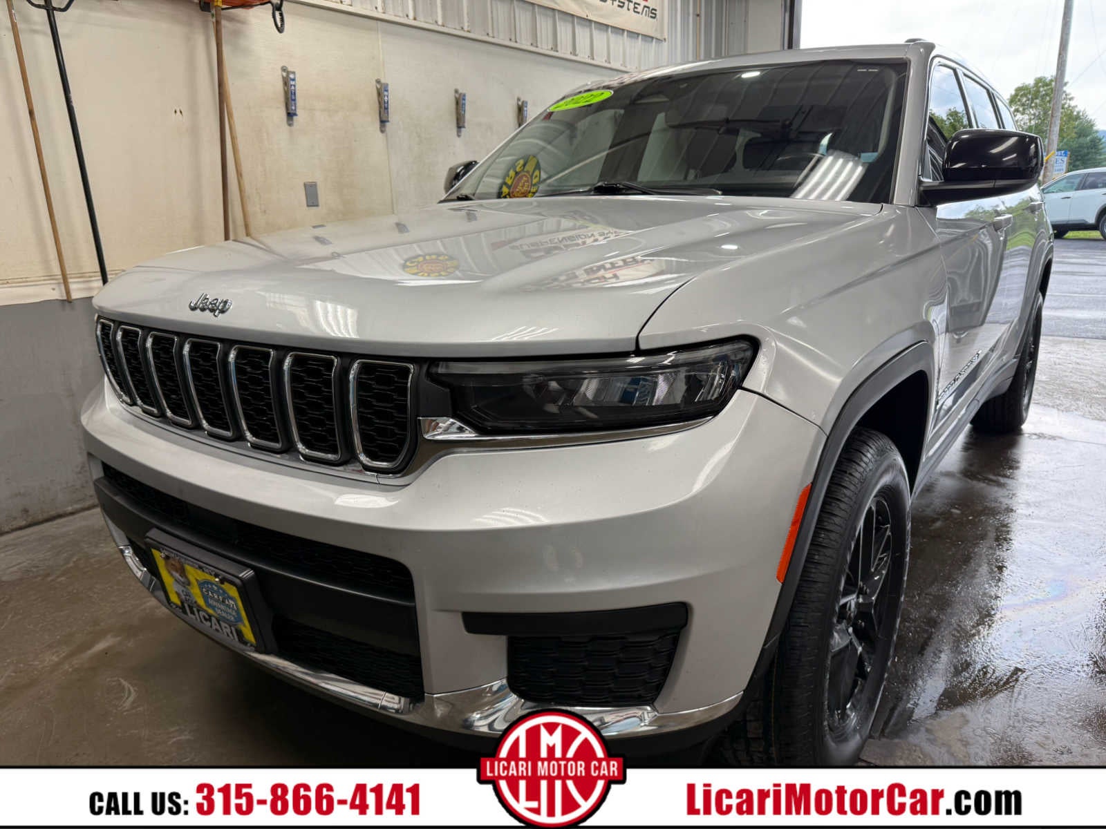 2022 Jeep Grand Cherokee L Laredo