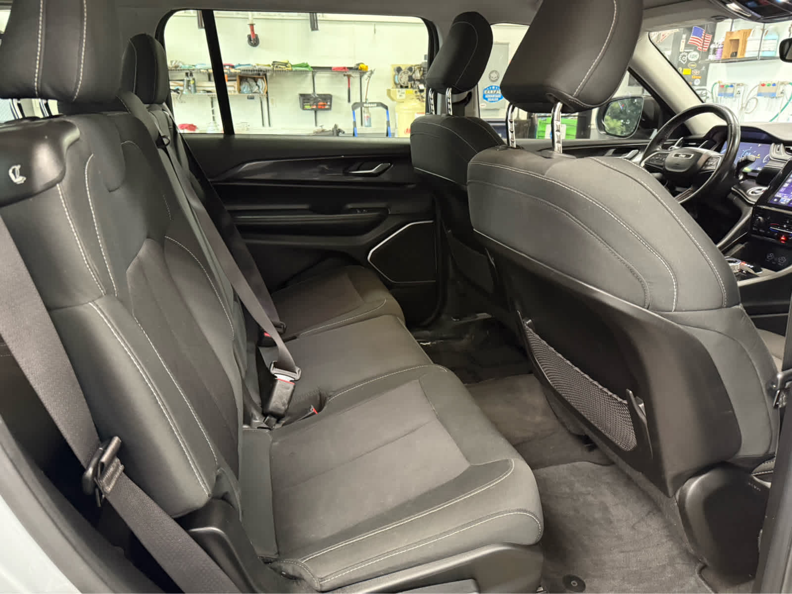 2022 Jeep Grand Cherokee L Laredo