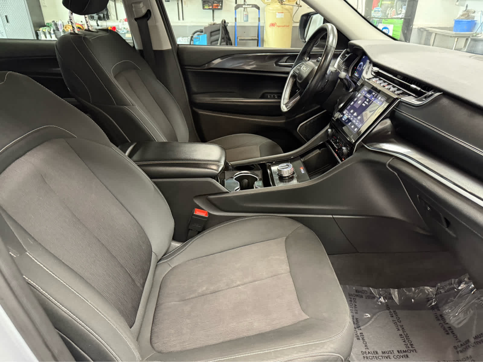 2022 Jeep Grand Cherokee L Laredo