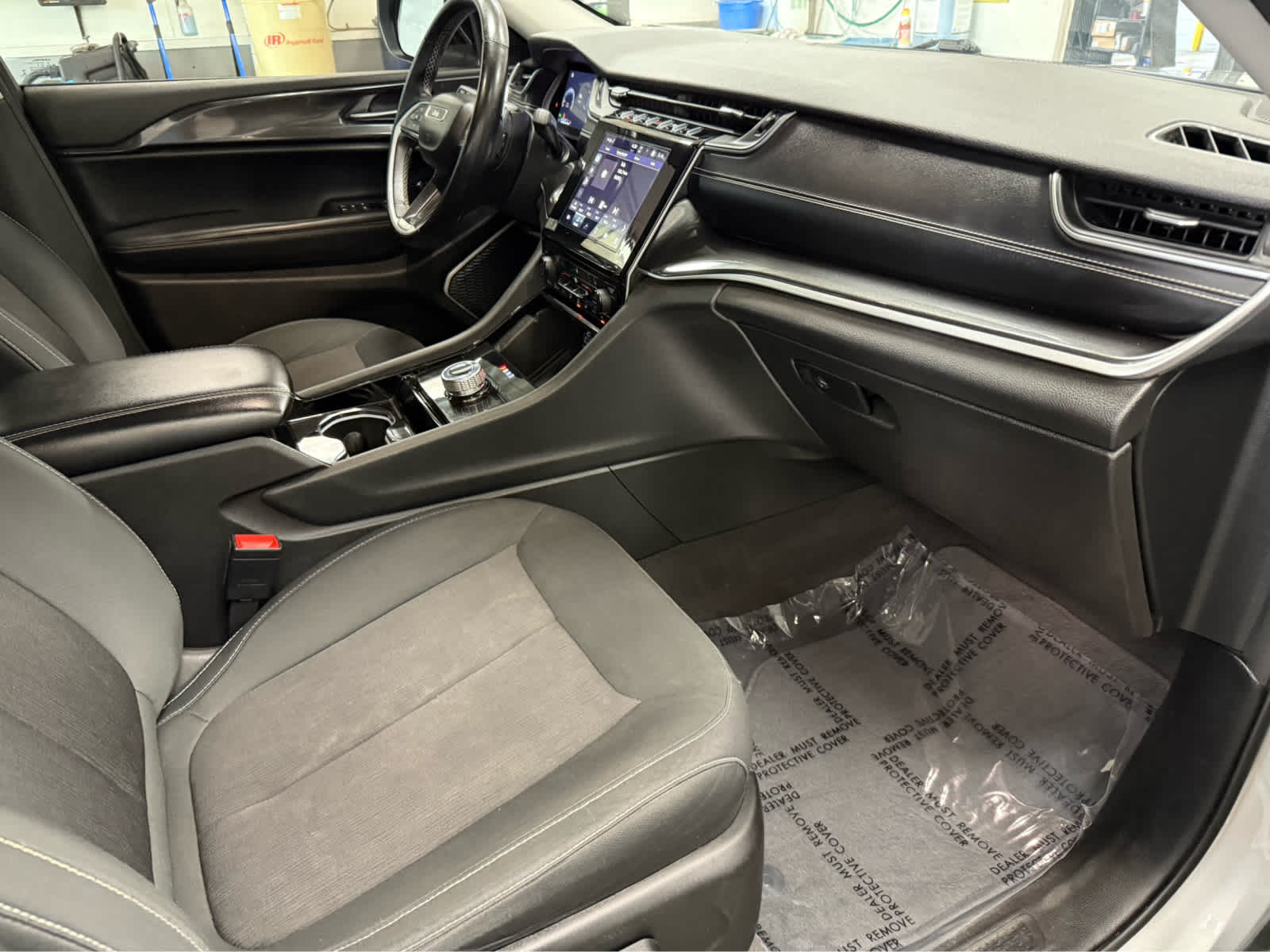 2022 Jeep Grand Cherokee L Laredo