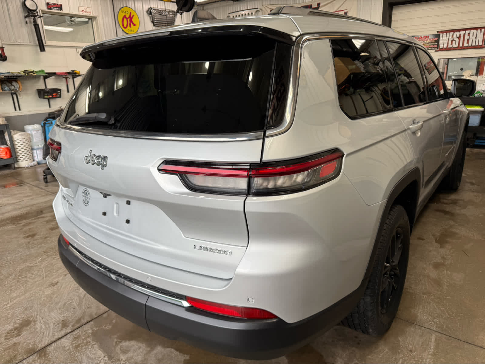 2022 Jeep Grand Cherokee L Laredo