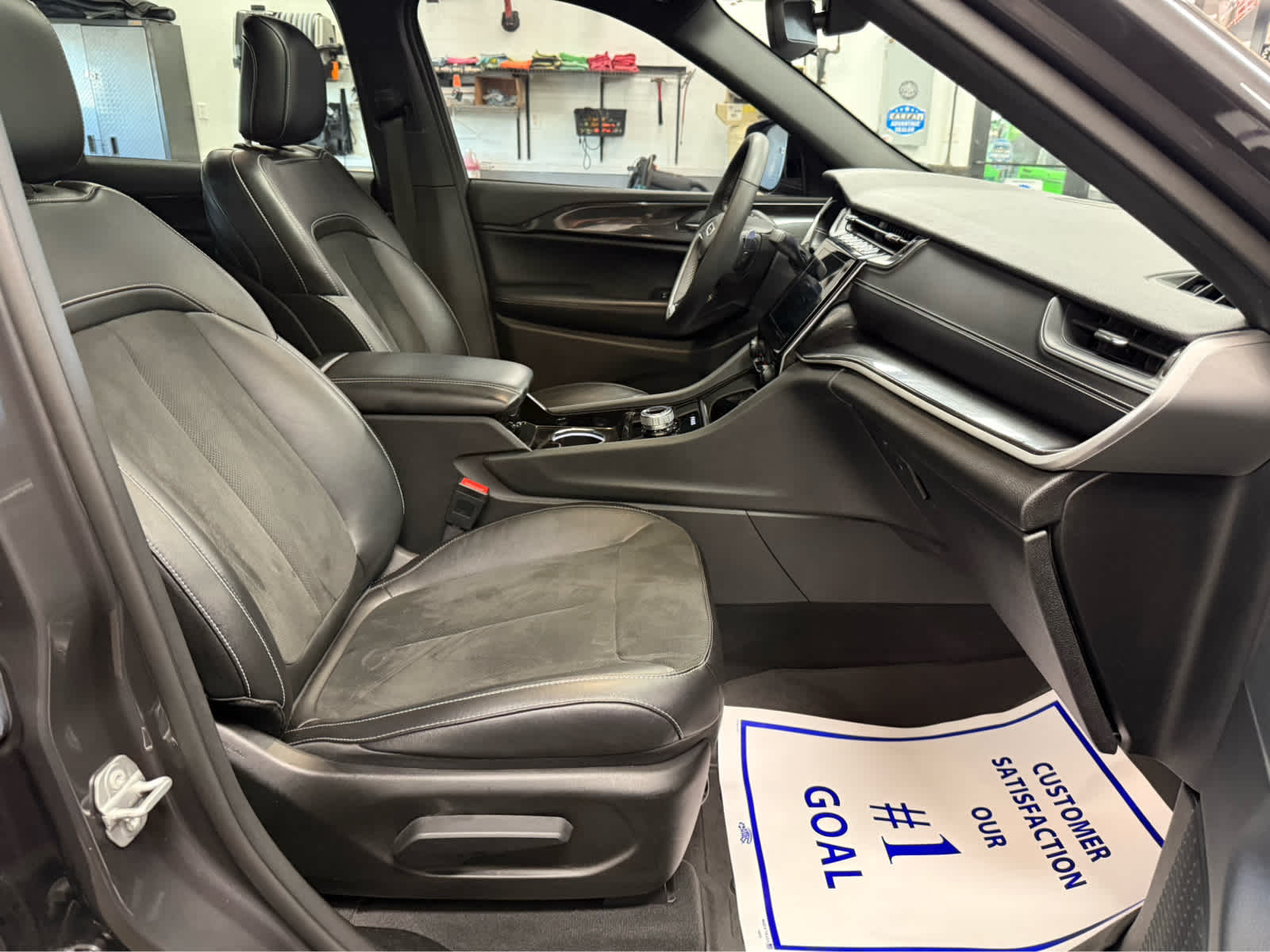 2023 Jeep Grand Cherokee L Altitude