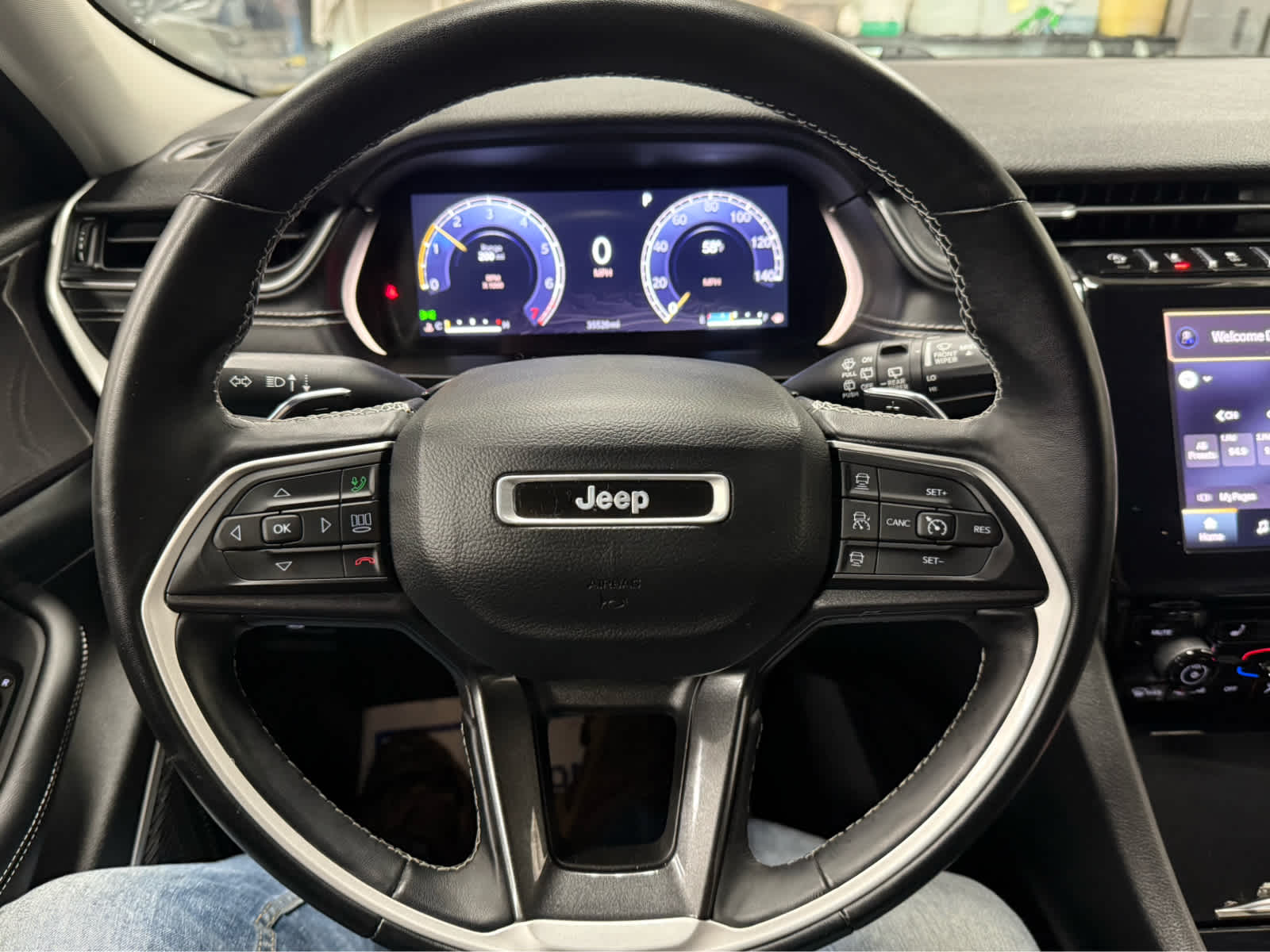 2022 Jeep Grand Cherokee L Laredo