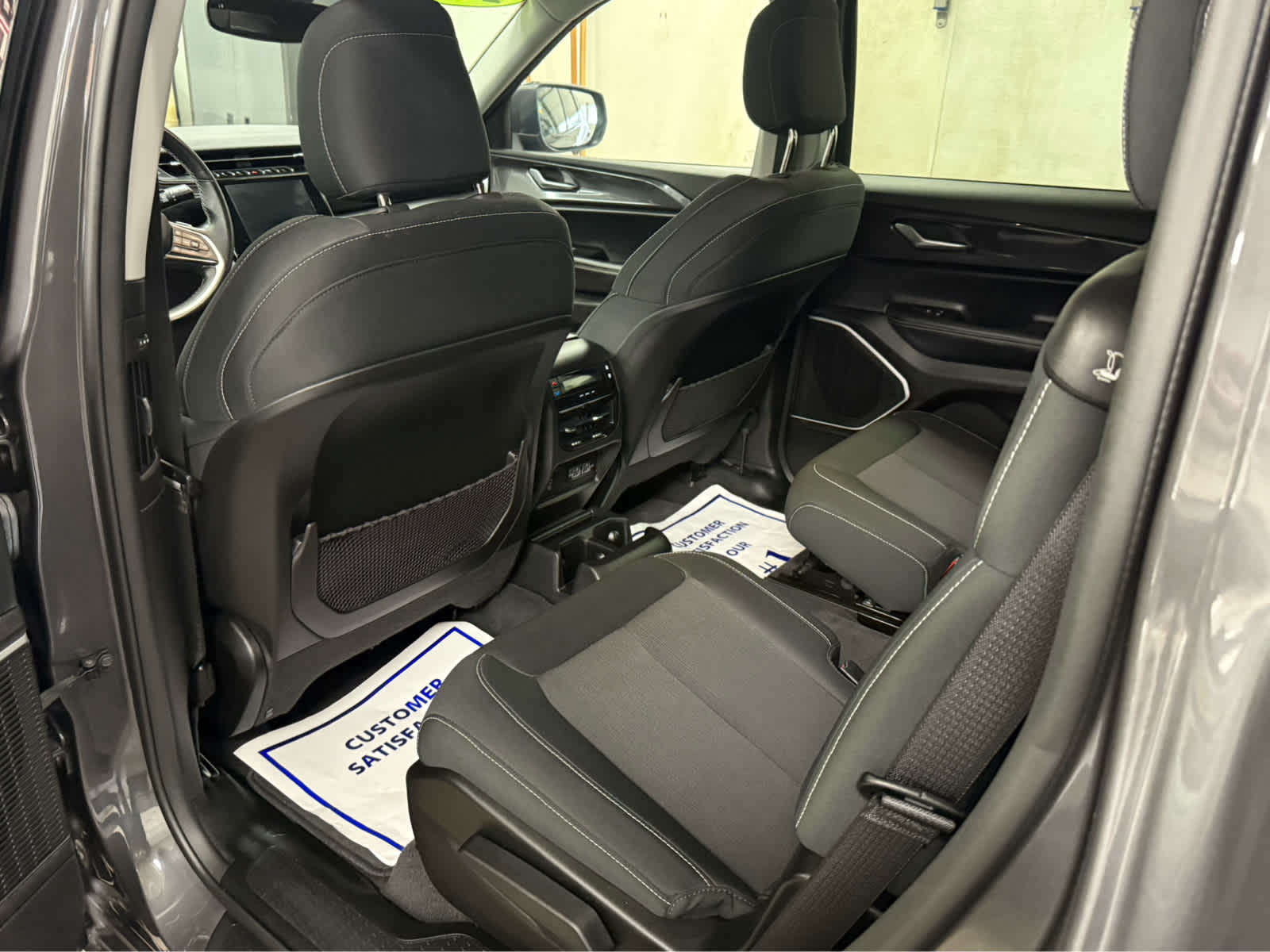 2022 Jeep Grand Cherokee L Laredo