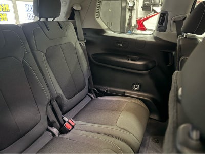 2022 Jeep Grand Cherokee L Laredo