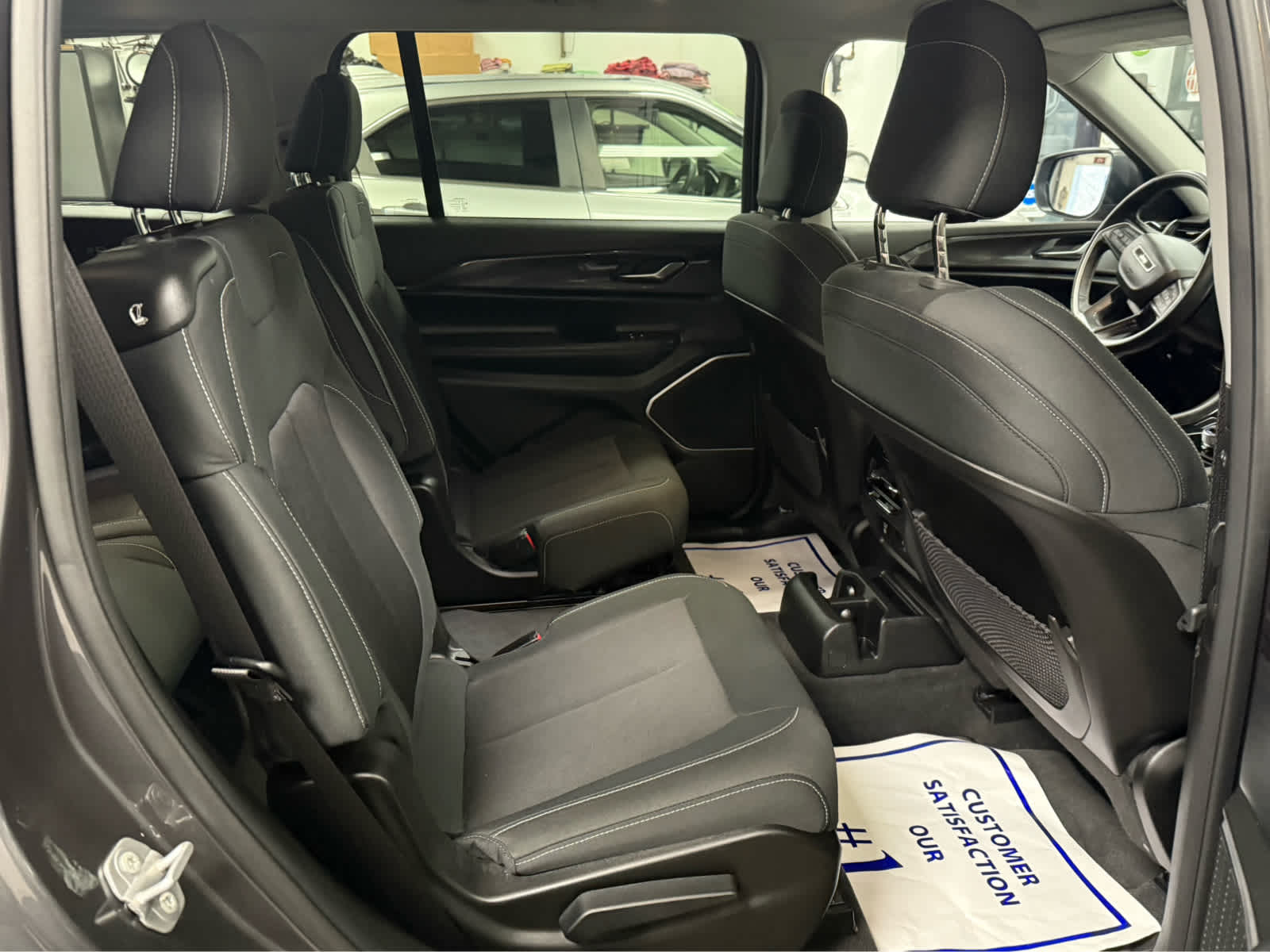 2022 Jeep Grand Cherokee L Laredo