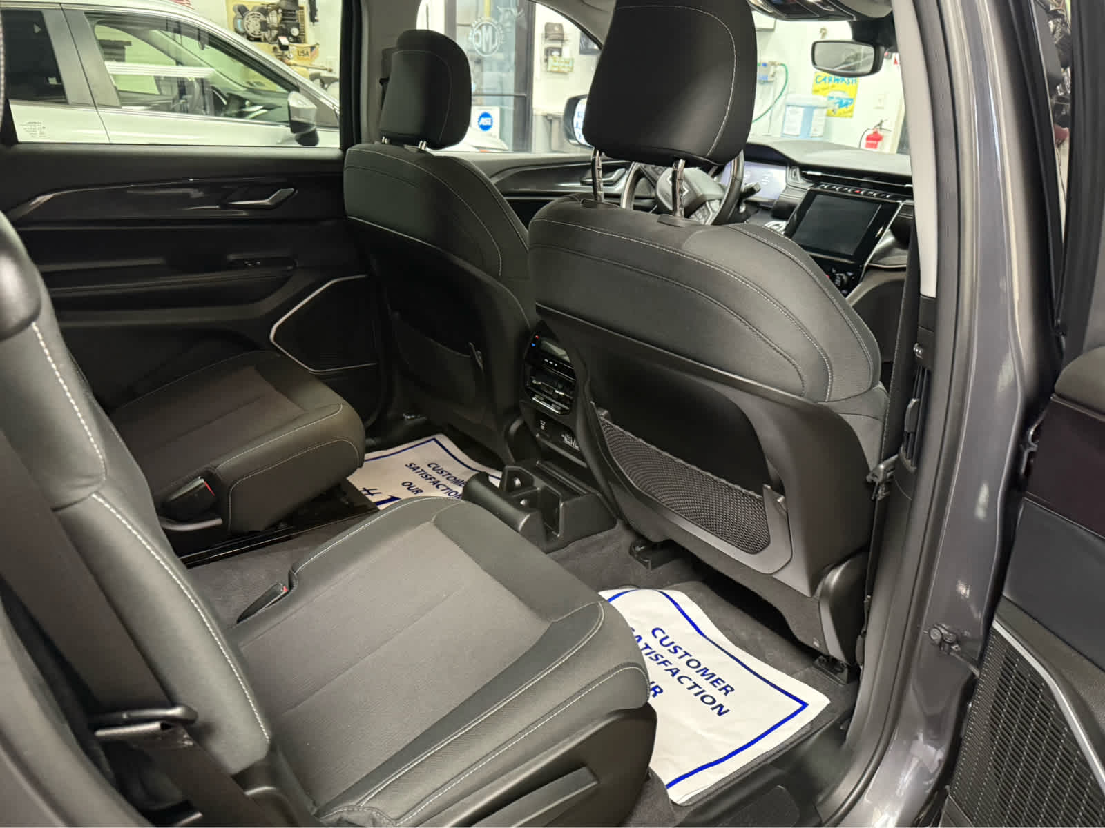 2022 Jeep Grand Cherokee L Laredo