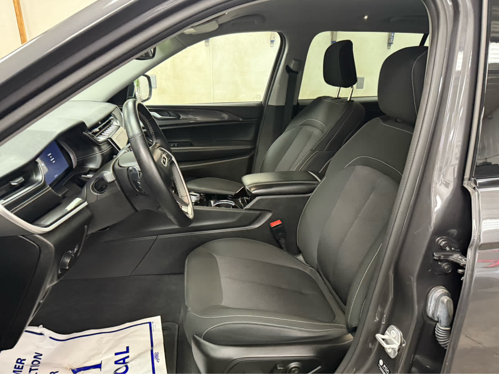 2022 Jeep Grand Cherokee L Laredo