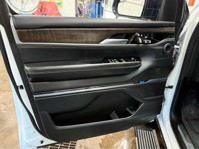 2023 Jeep Grand Wagoneer Series II