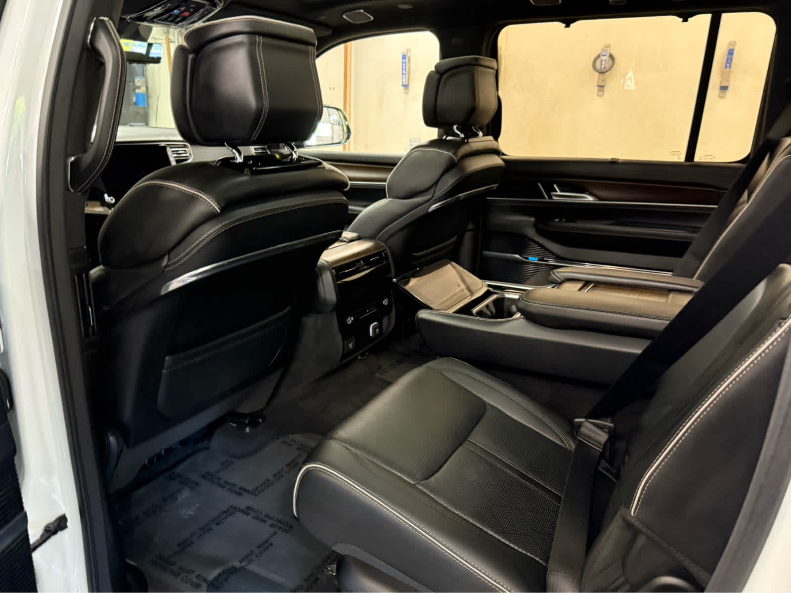 2023 Jeep Grand Wagoneer Series II