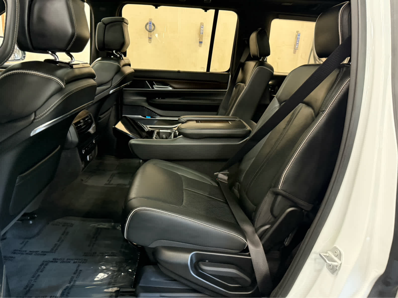 2023 Jeep Grand Wagoneer Series II