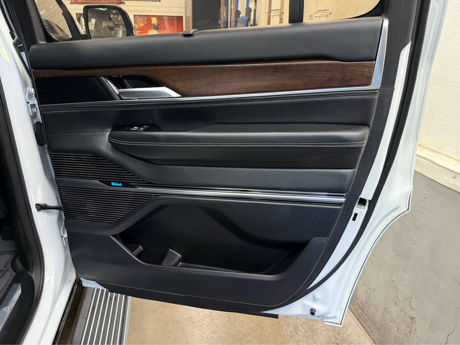 2023 Jeep Grand Wagoneer Series II
