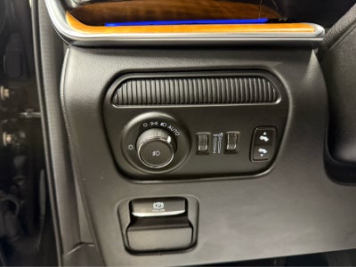 2022 Jeep Grand Wagoneer Series III