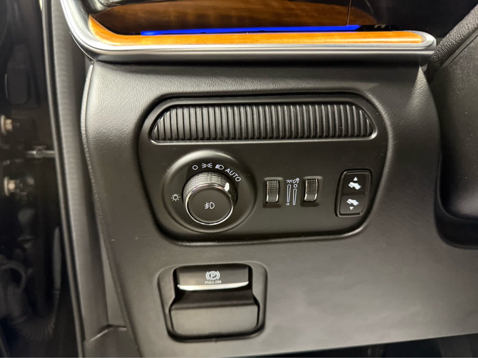 2022 Jeep Grand Wagoneer Series III