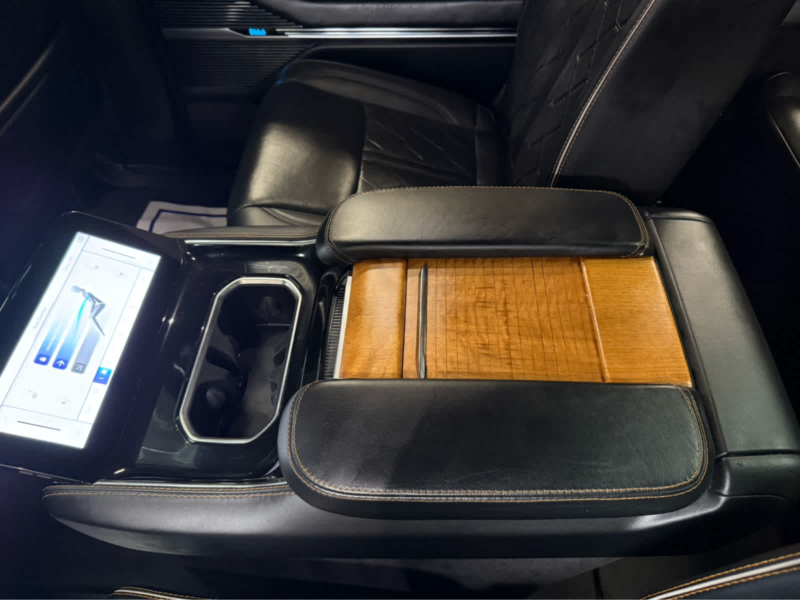 2022 Jeep Grand Wagoneer Series III