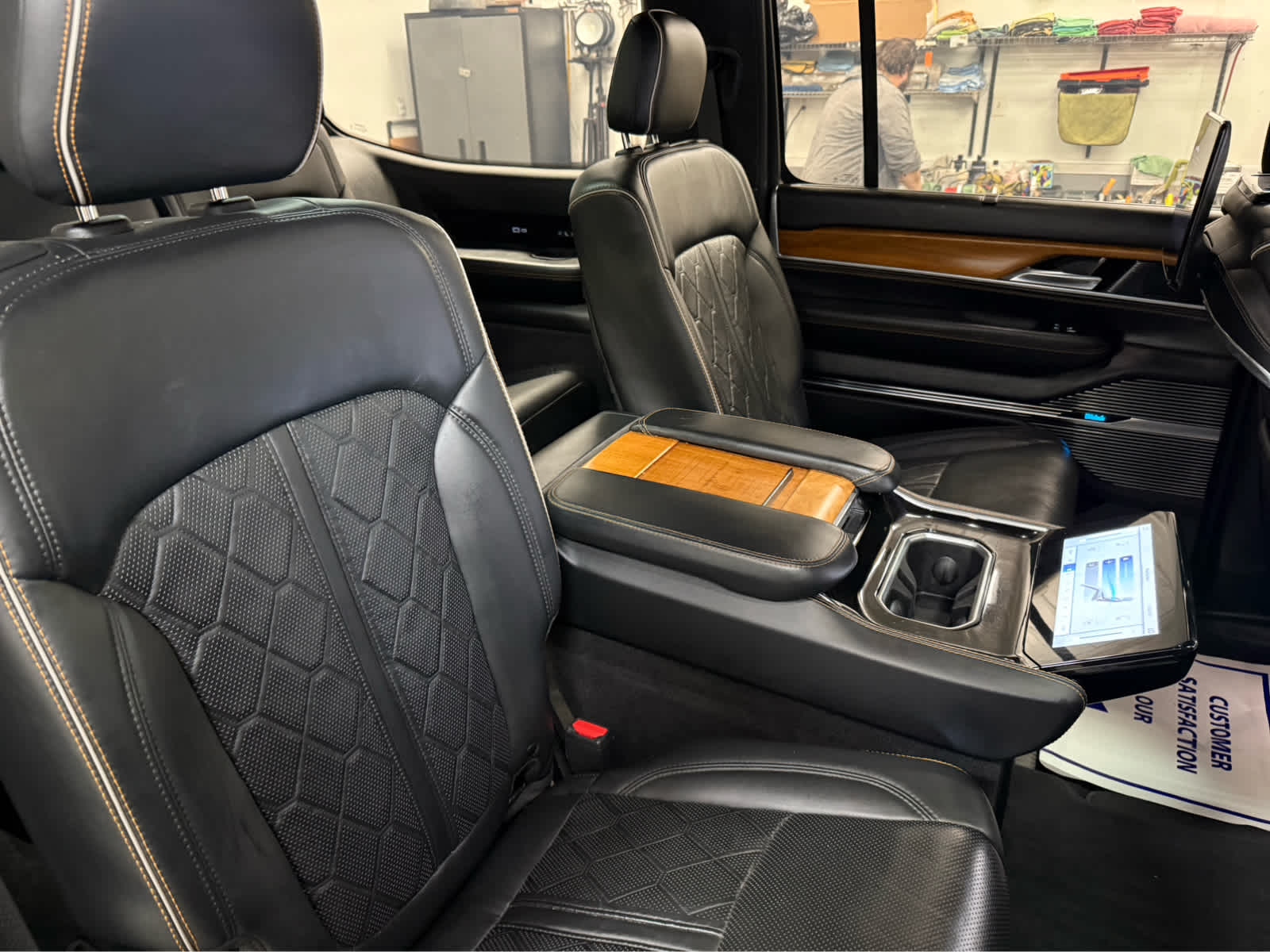 2022 Jeep Grand Wagoneer Series III