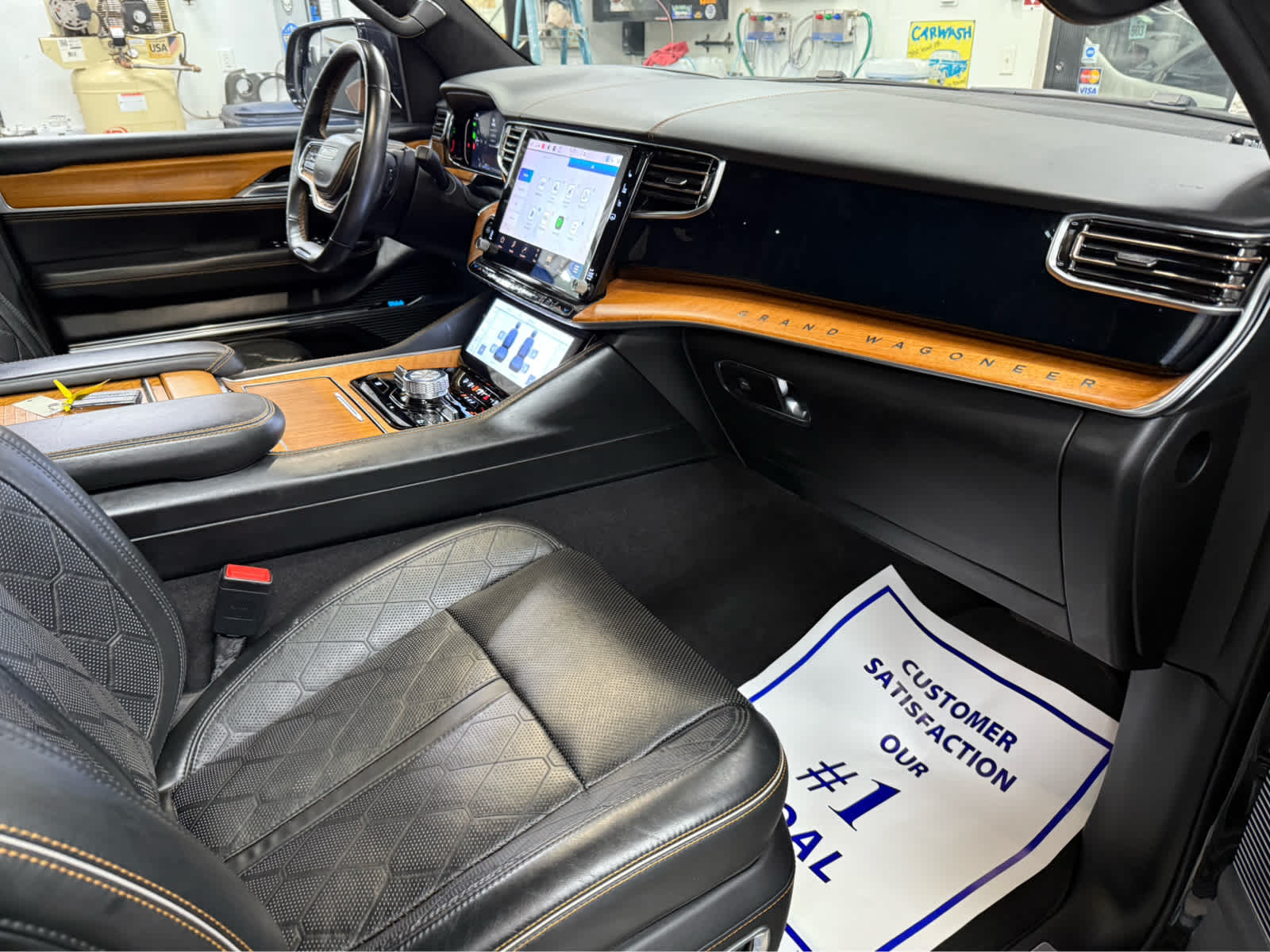 2022 Jeep Grand Wagoneer Series III