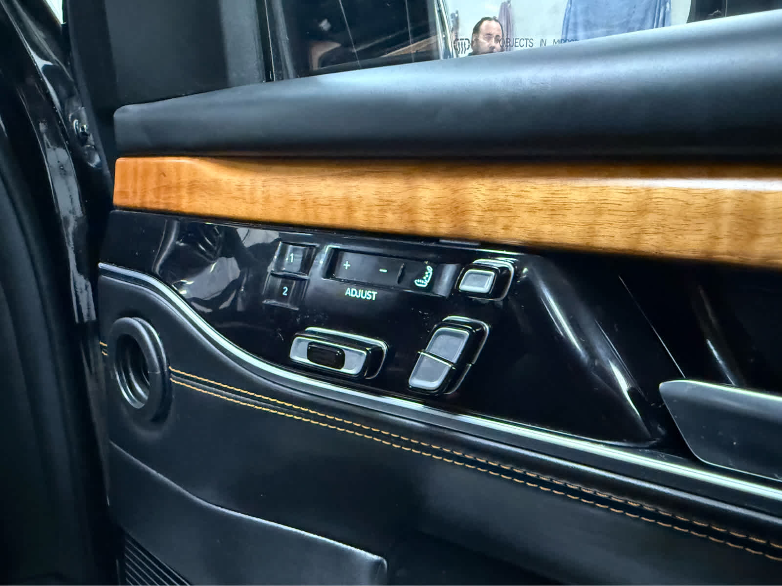 2022 Jeep Grand Wagoneer Series III