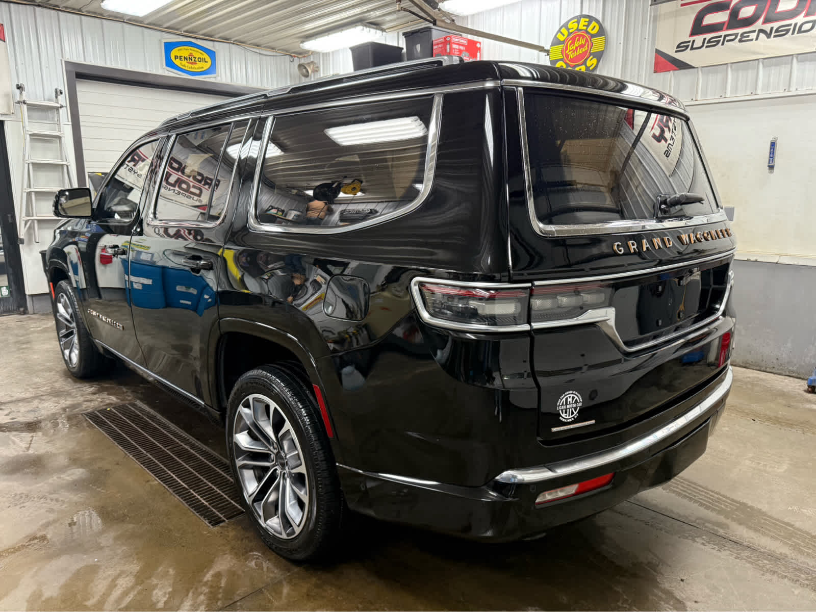 2022 Jeep Grand Wagoneer Series III