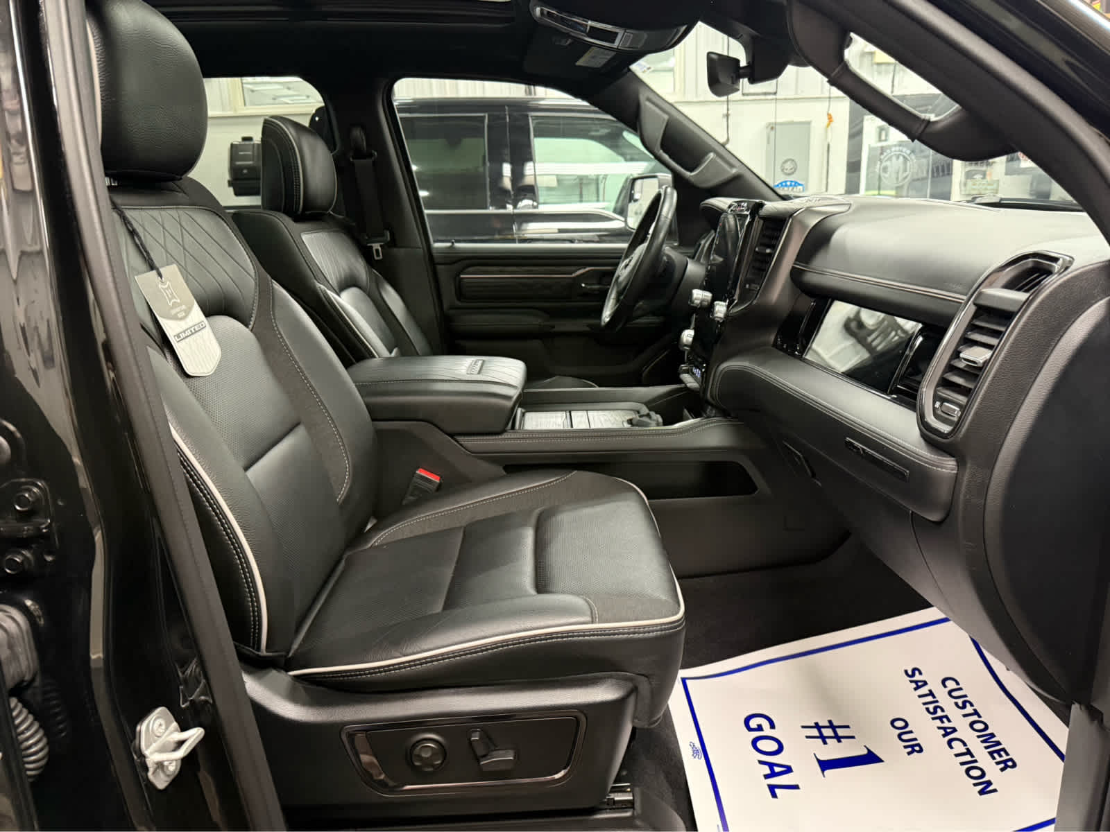 2025 RAM 1500 Limited