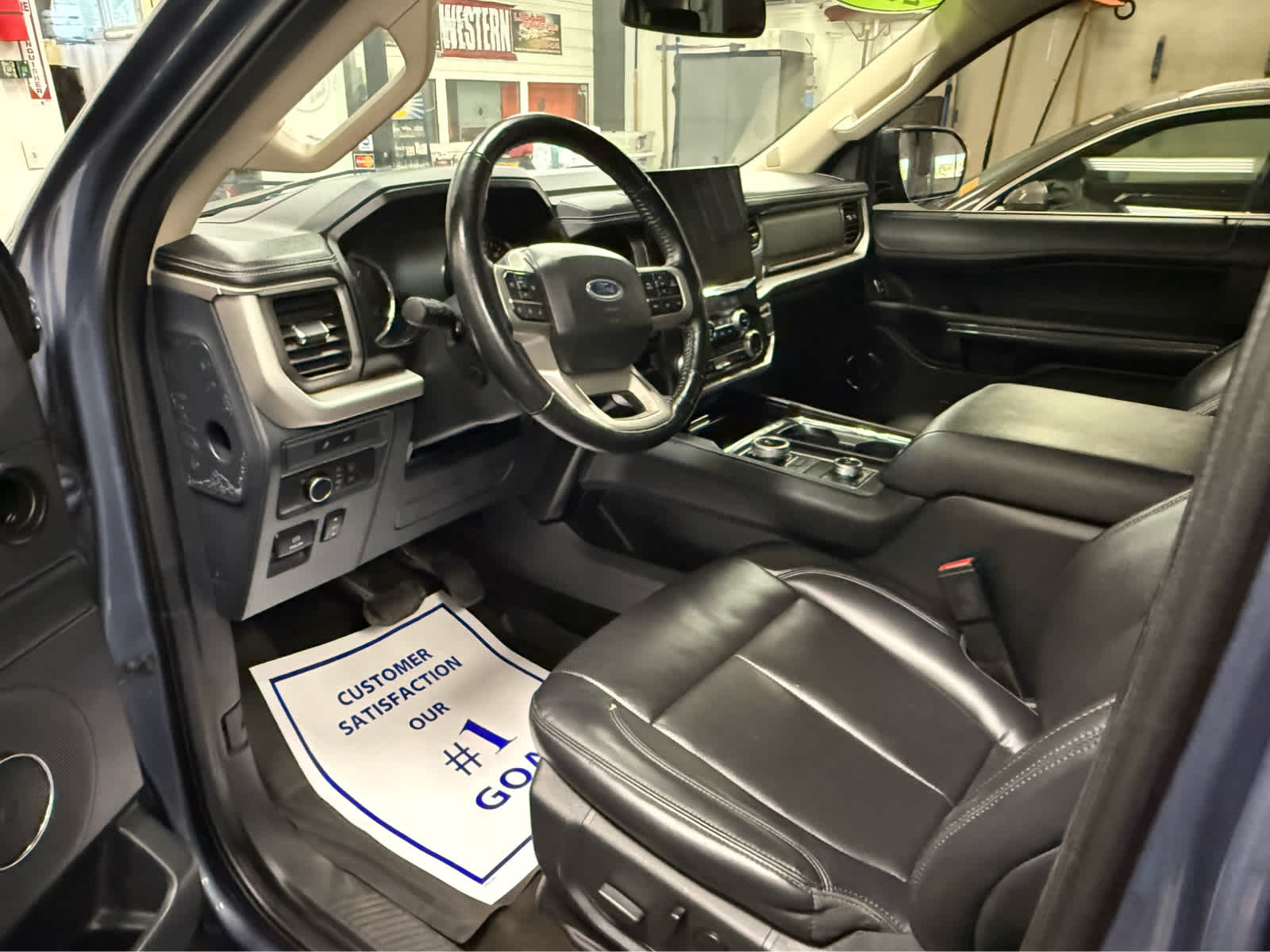 2022 Ford Expedition XLT