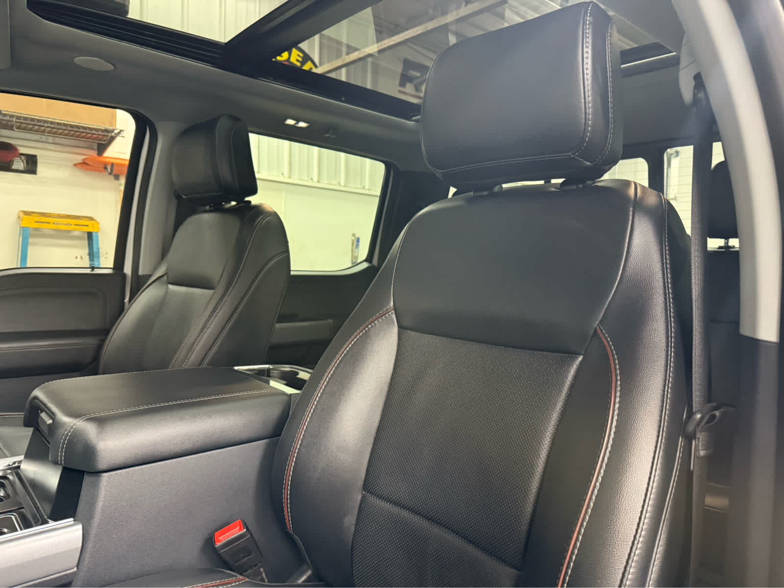 2024 Ford Super Duty F-250 Pickup LARIAT