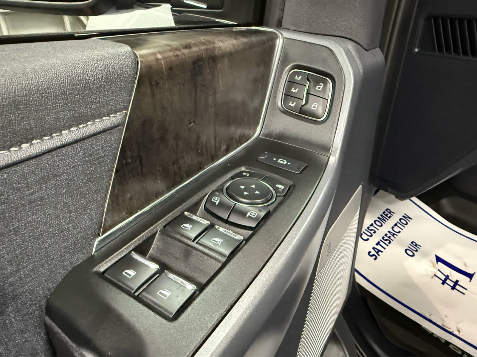 2024 Ford Super Duty F-250 Pickup LARIAT