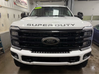 2024 Ford Super Duty F-250 Pickup LARIAT
