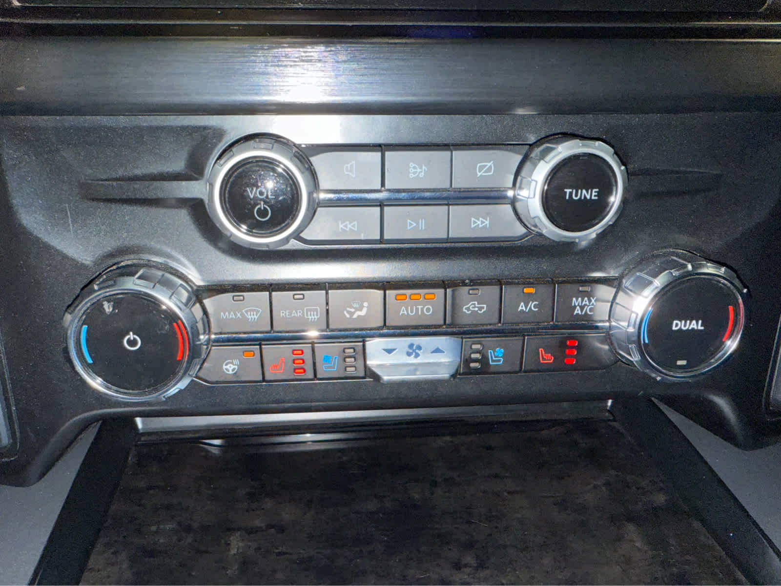 2024 Ford Super Duty F-250 Pickup LARIAT