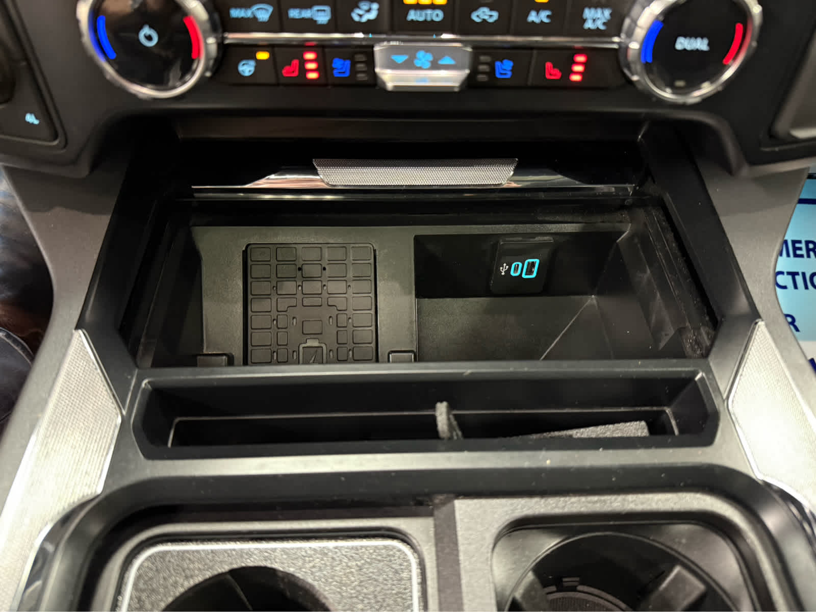 2024 Ford Super Duty F-250 Pickup LARIAT