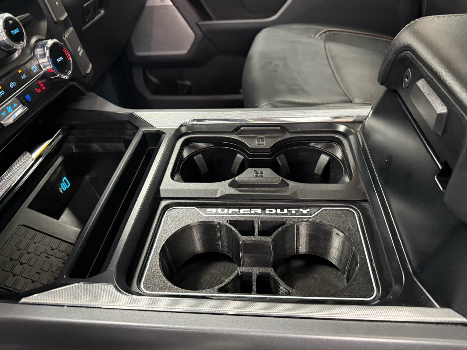 2024 Ford Super Duty F-250 Pickup LARIAT