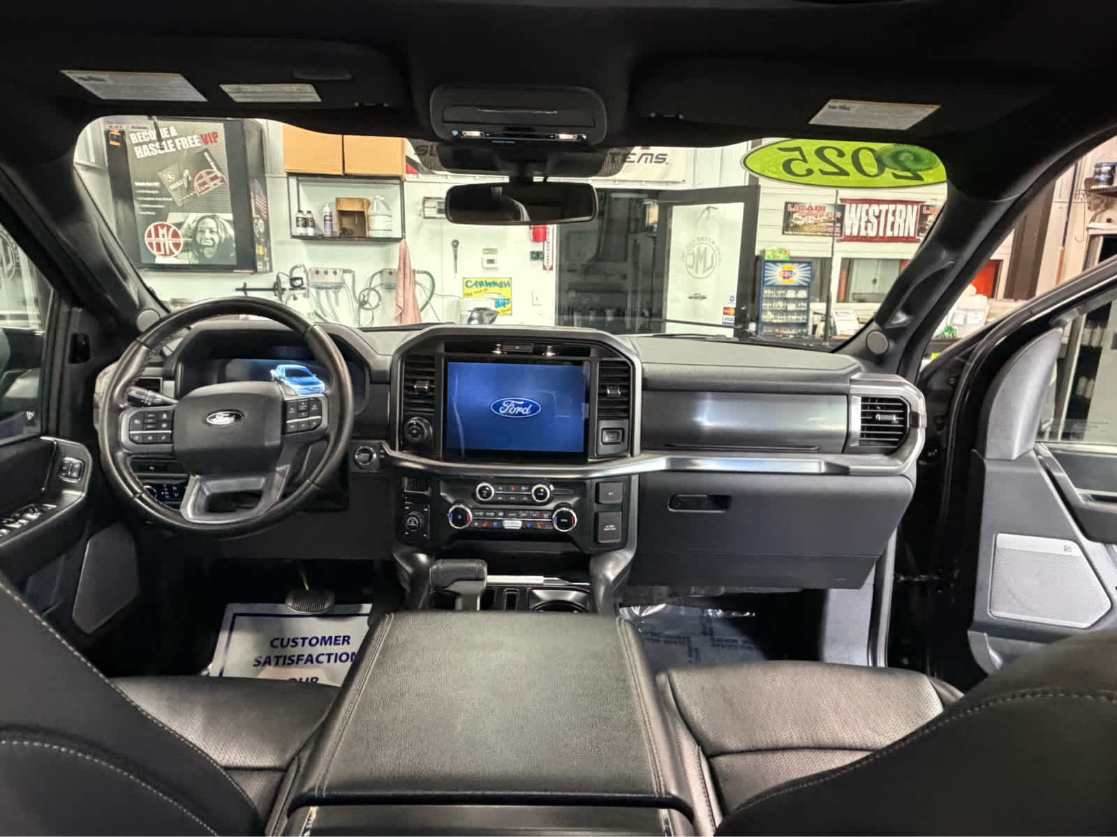 2025 Ford F-150 LARIAT