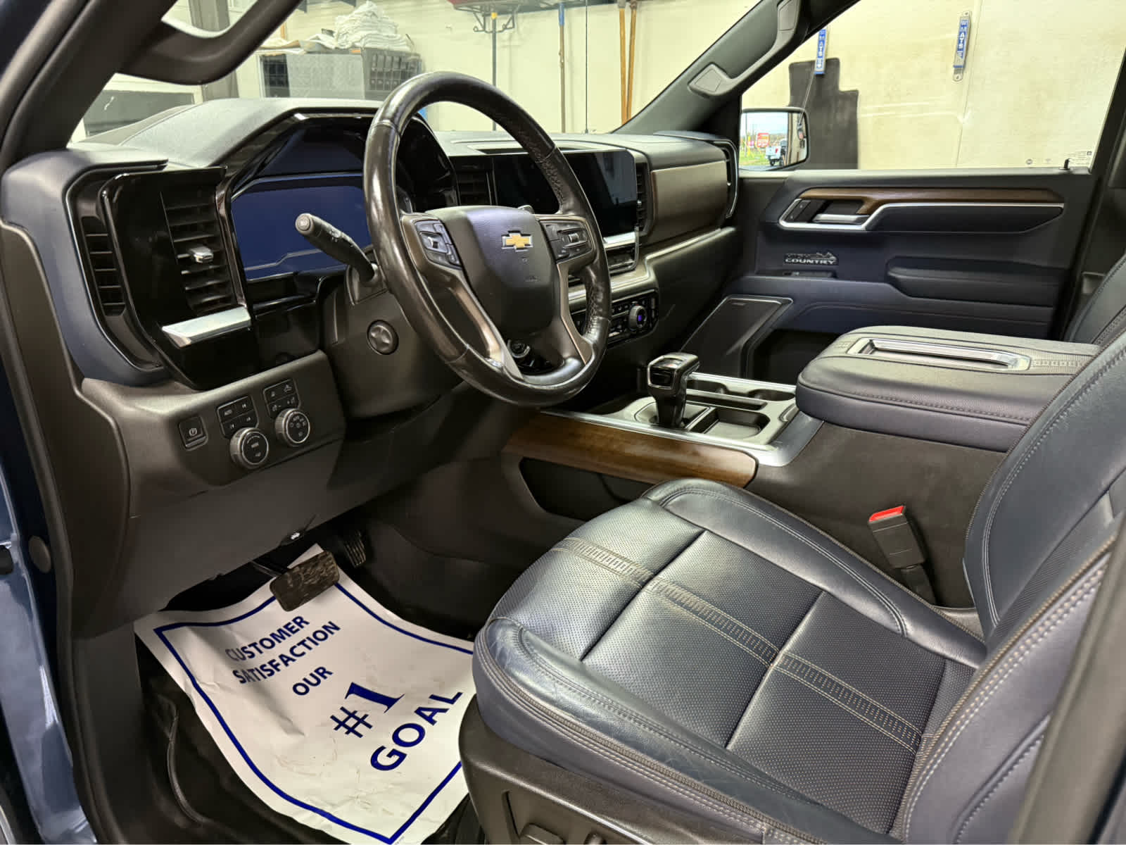 2022 Chevrolet Silverado 1500 High Country