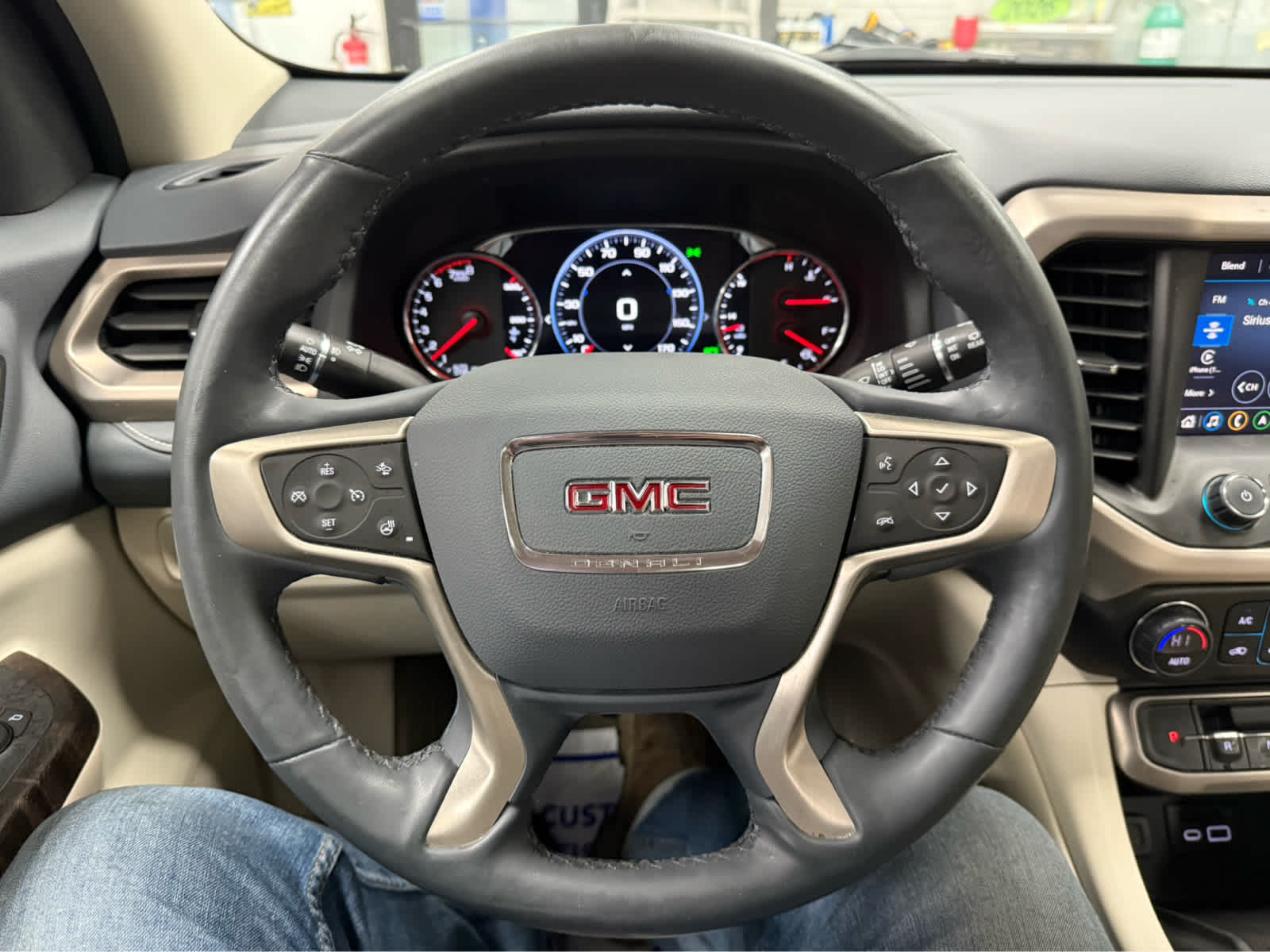 2023 GMC Acadia Denali