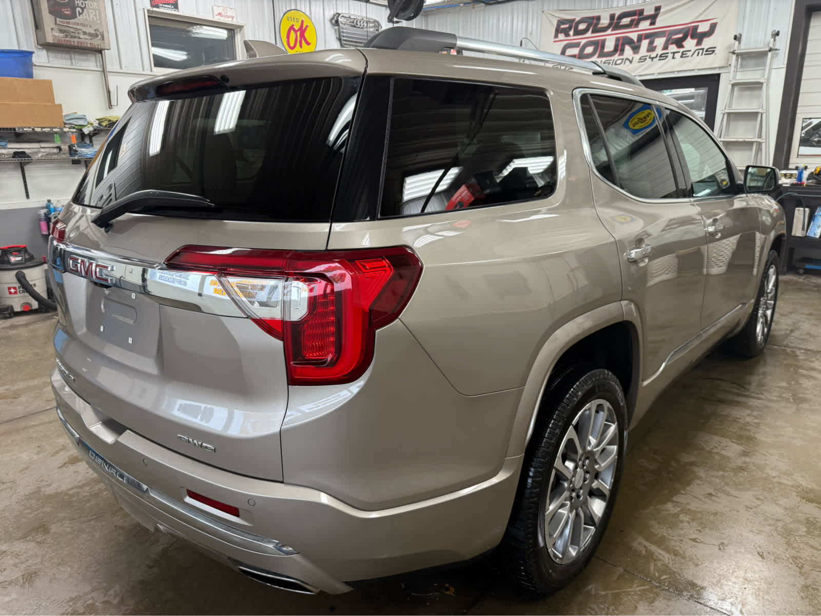 2023 GMC Acadia Denali