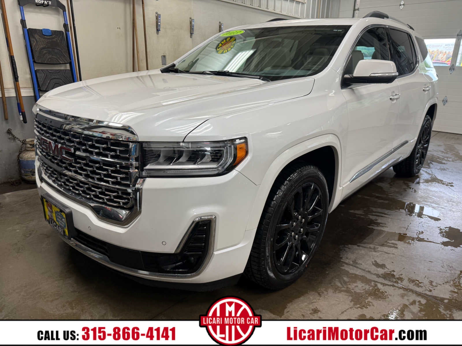 2023 GMC Acadia Denali