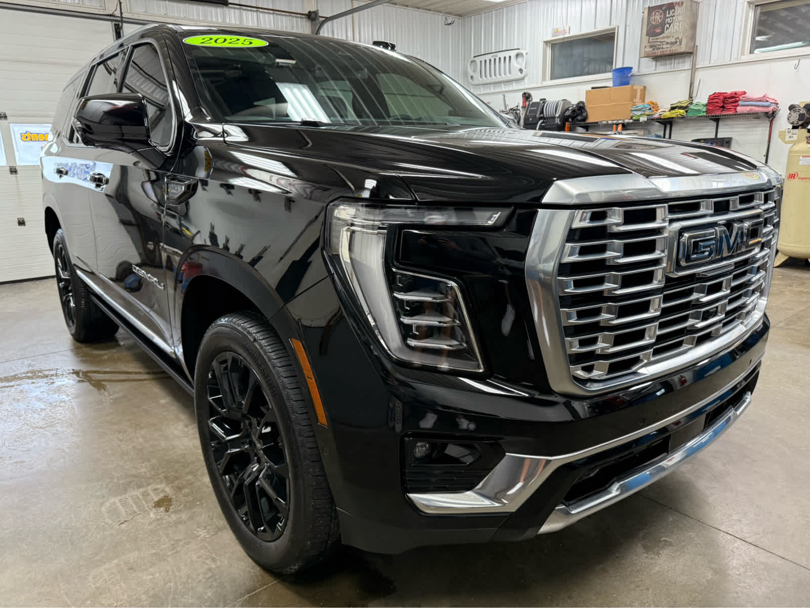 2025 GMC Yukon Denali