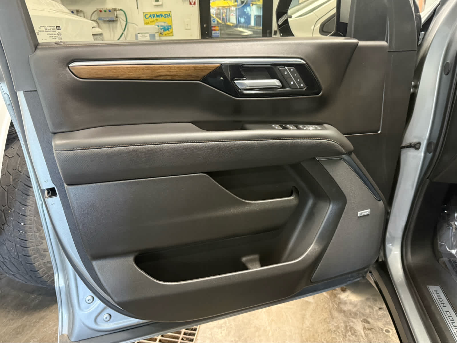 2025 Chevrolet Suburban High Country