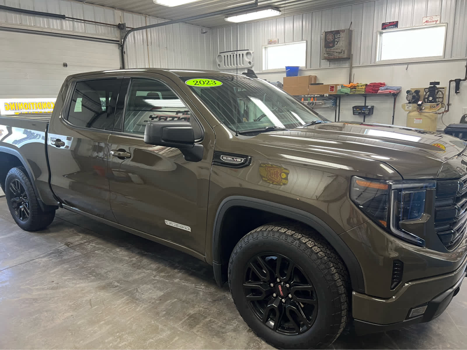 2023 GMC Sierra 1500 Elevation