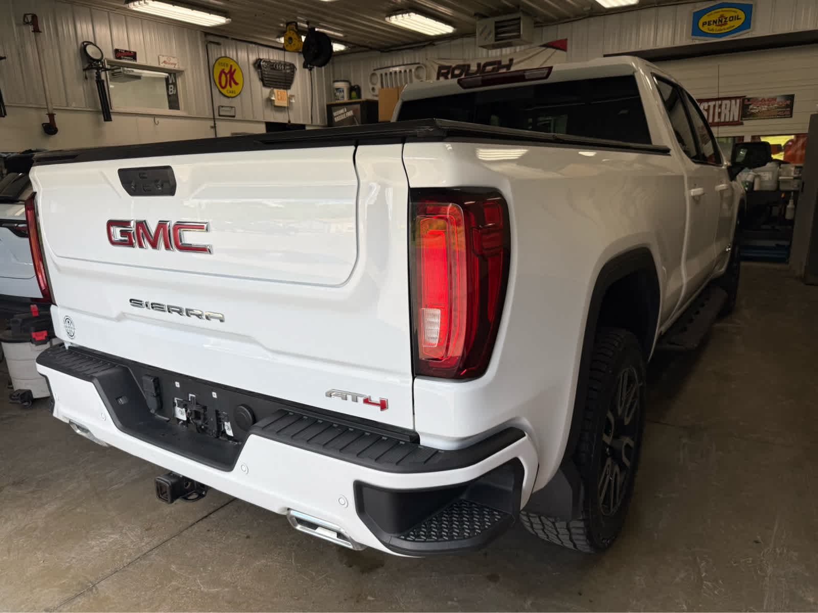 2024 GMC Sierra 1500 AT4