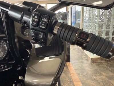 2021 Harley Davidson Road Glide Base