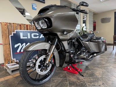 2021 Harley Davidson Road Glide Base