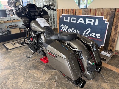 2021 Harley Davidson Road Glide Base