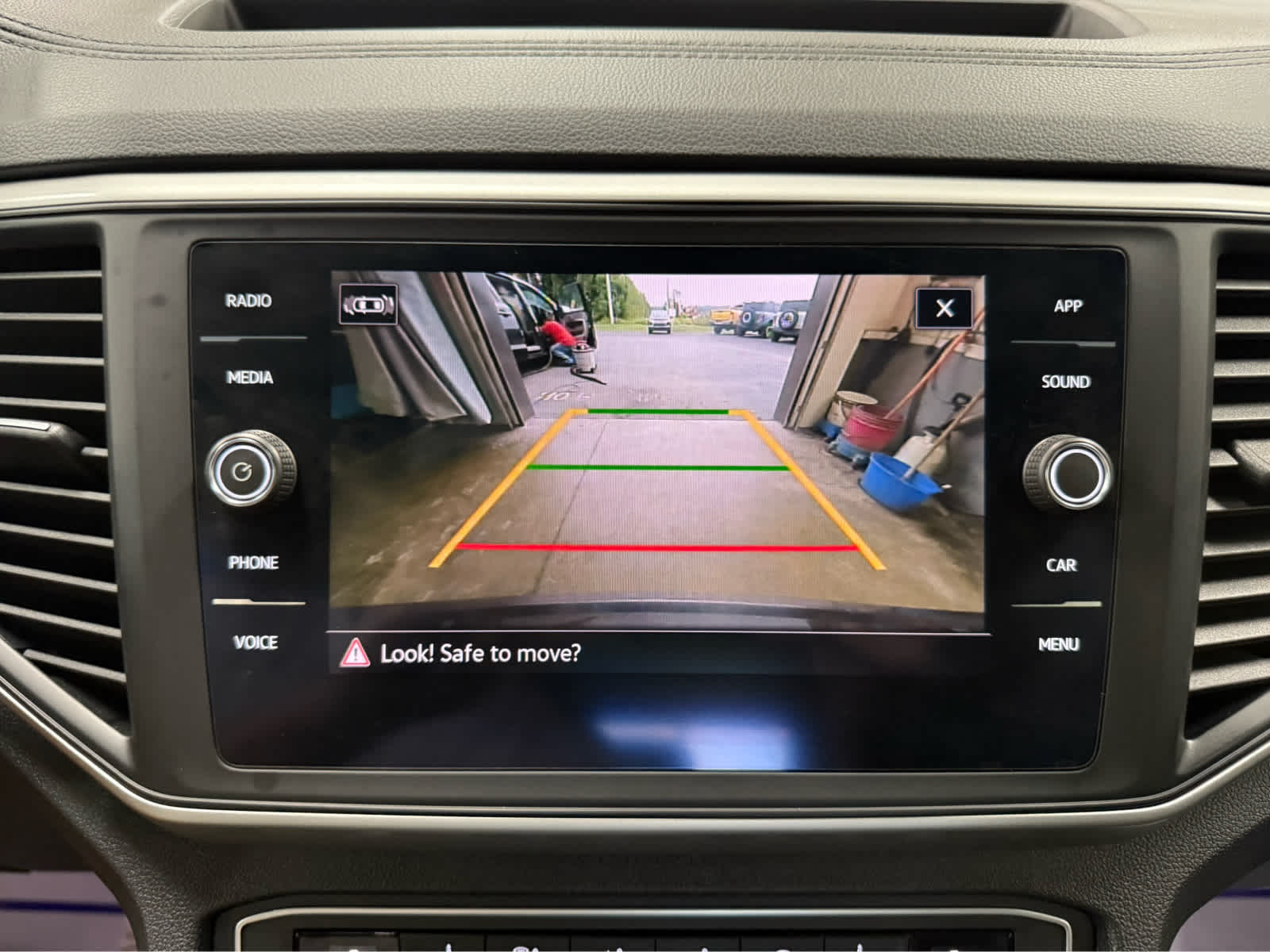 2021 Volkswagen Atlas Cross Sport 3.6L V6 SE w/Technology R-Line