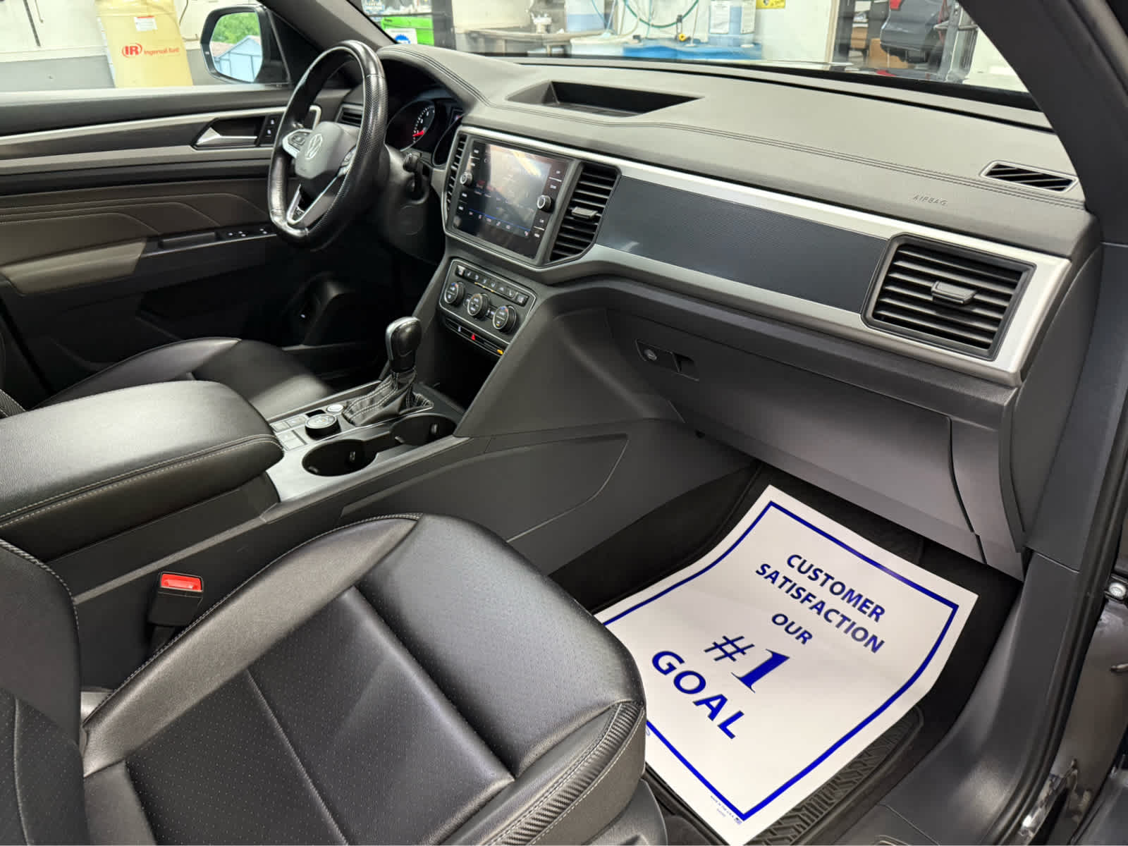 2021 Volkswagen Atlas Cross Sport 3.6L V6 SE w/Technology R-Line