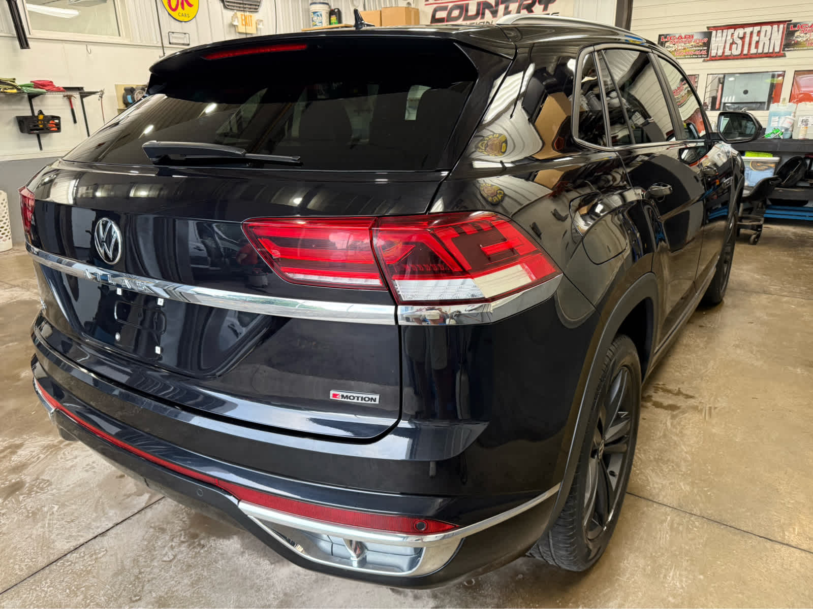 2021 Volkswagen Atlas Cross Sport 3.6L V6 SE w/Technology R-Line