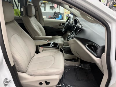 2019 Chrysler Pacifica Touring L Plus