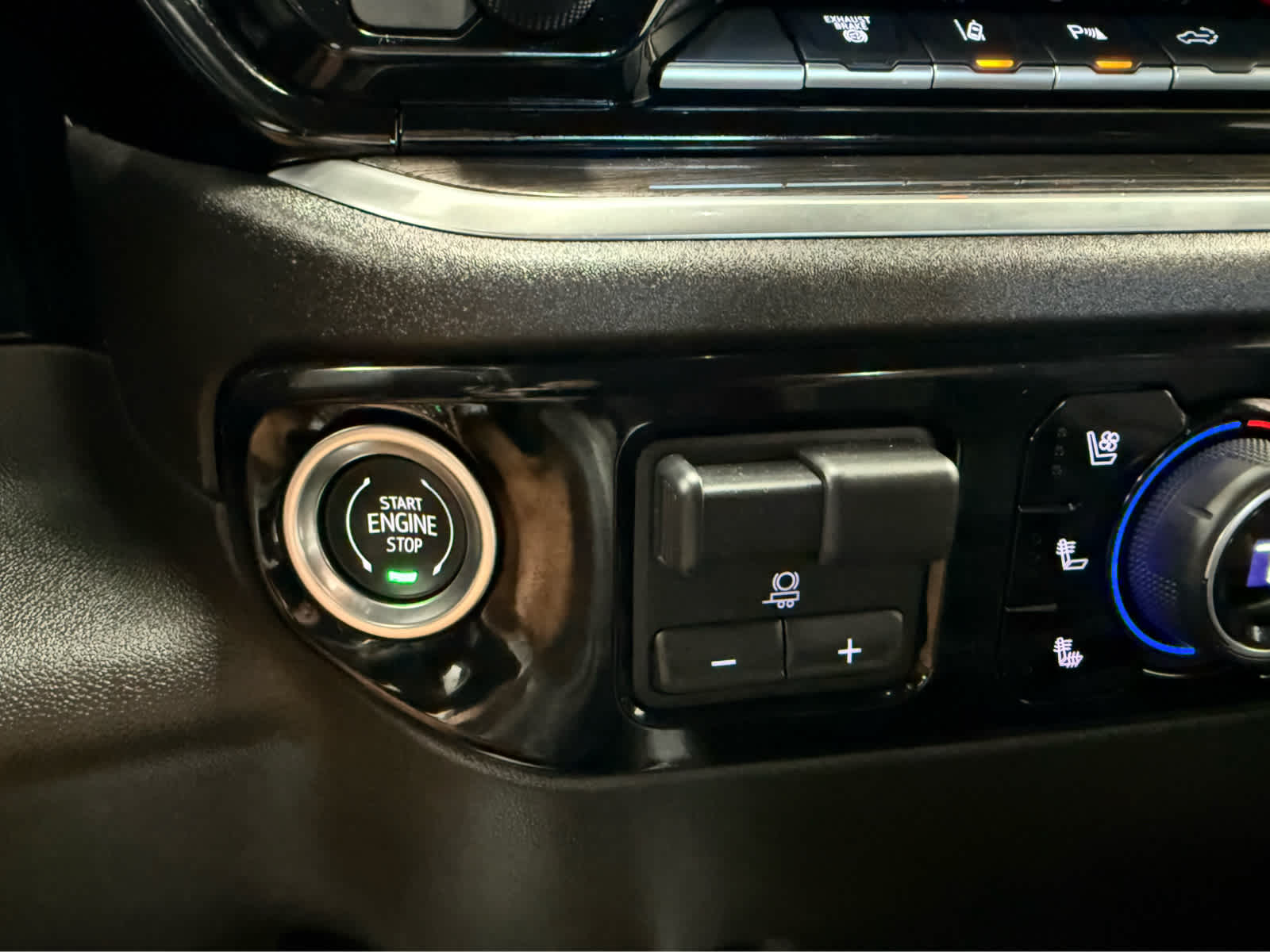 2025 Chevrolet Silverado 3500HD LTZ