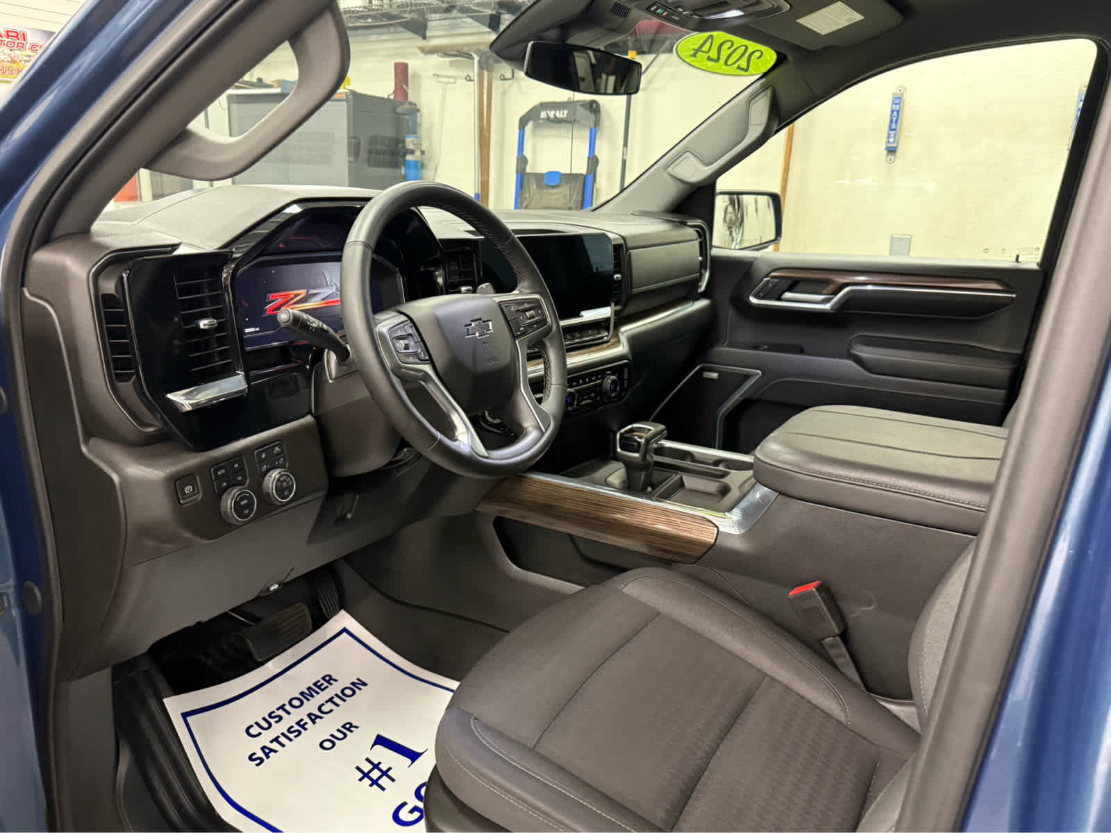 2024 Chevrolet Silverado 1500 RST