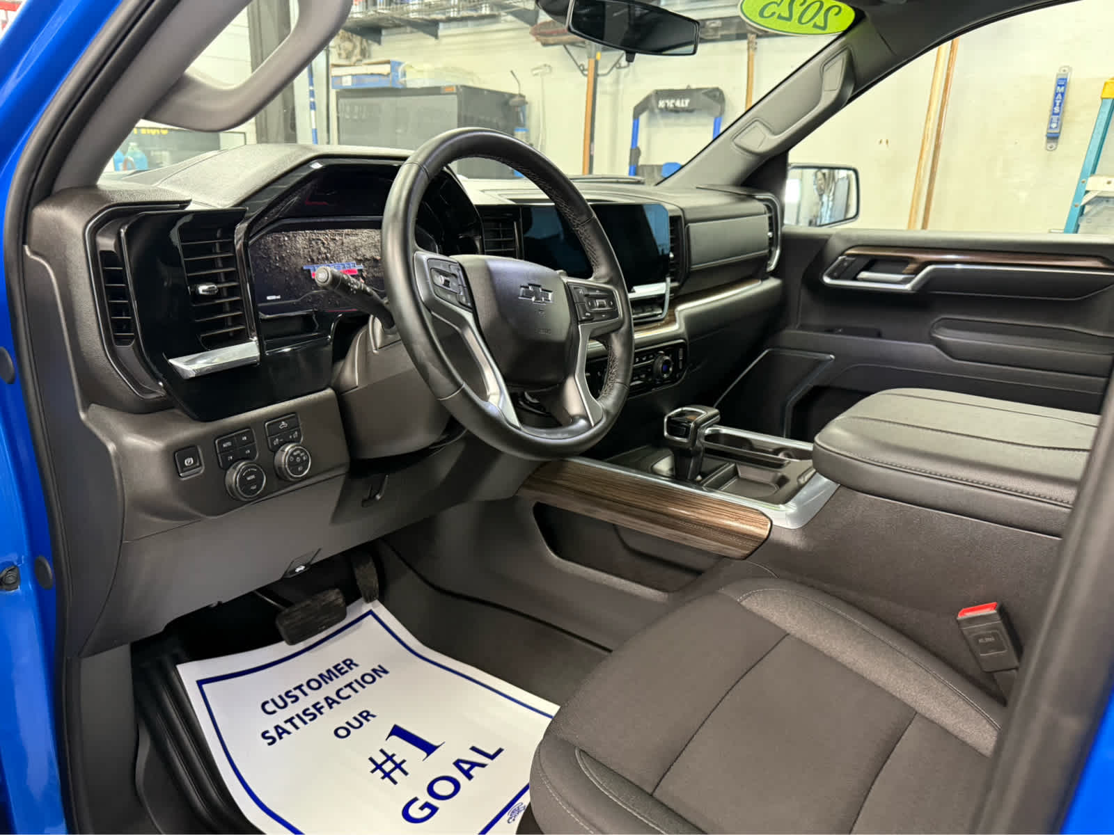 2025 Chevrolet Silverado 1500 LT Trail Boss